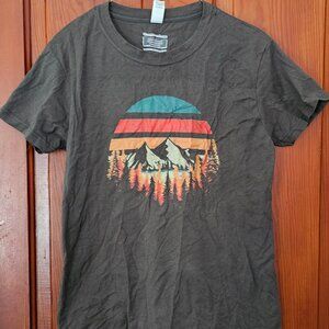 Youth Xl mountain shirt